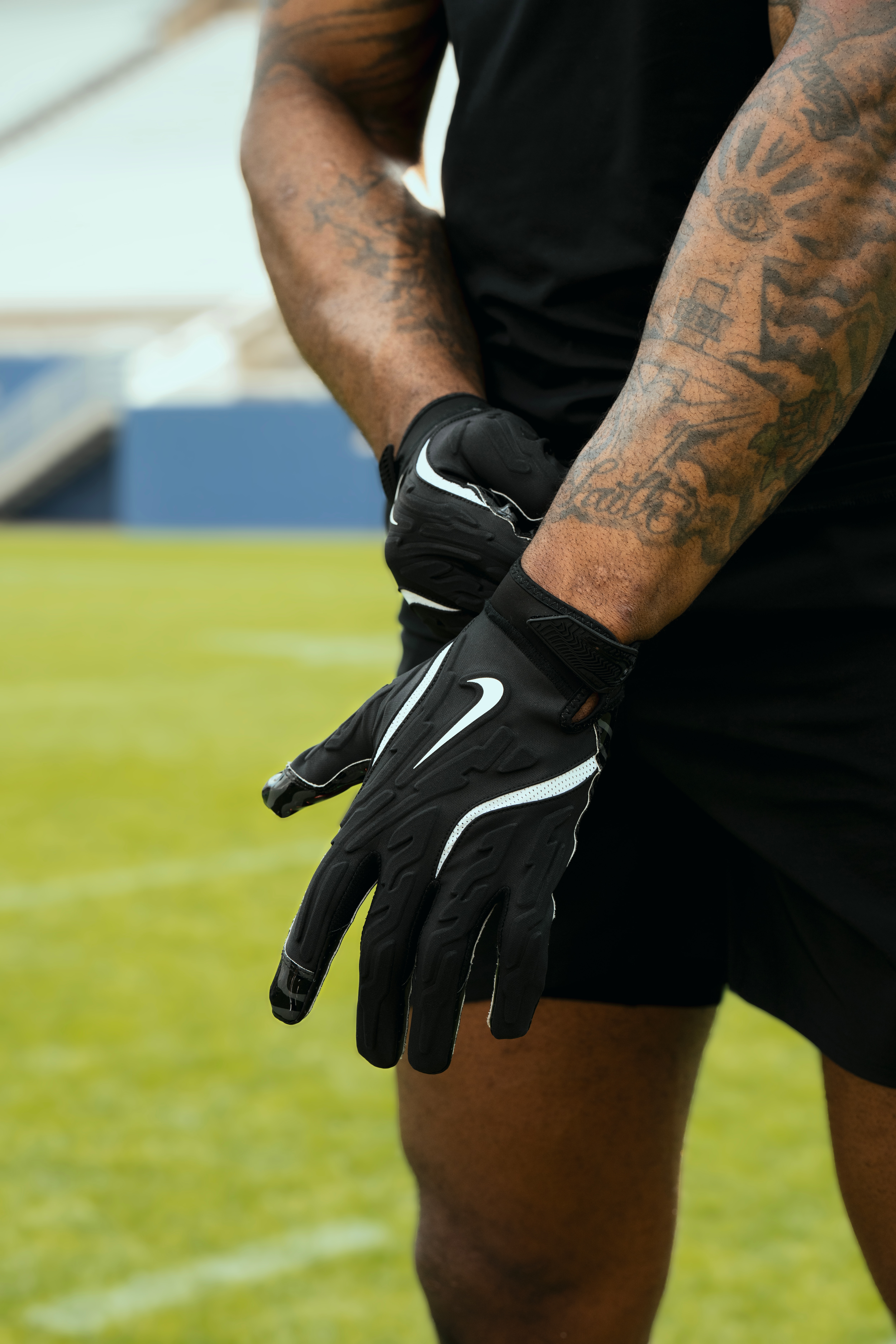 Nike Adult Superbad 7.0 Football Glove | Dick's Sporting Goods